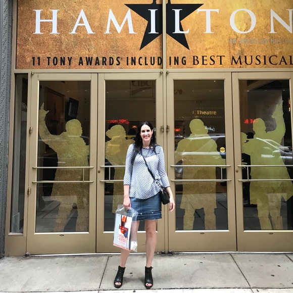 Meet your Posher, Monica - Picture 2 of 3